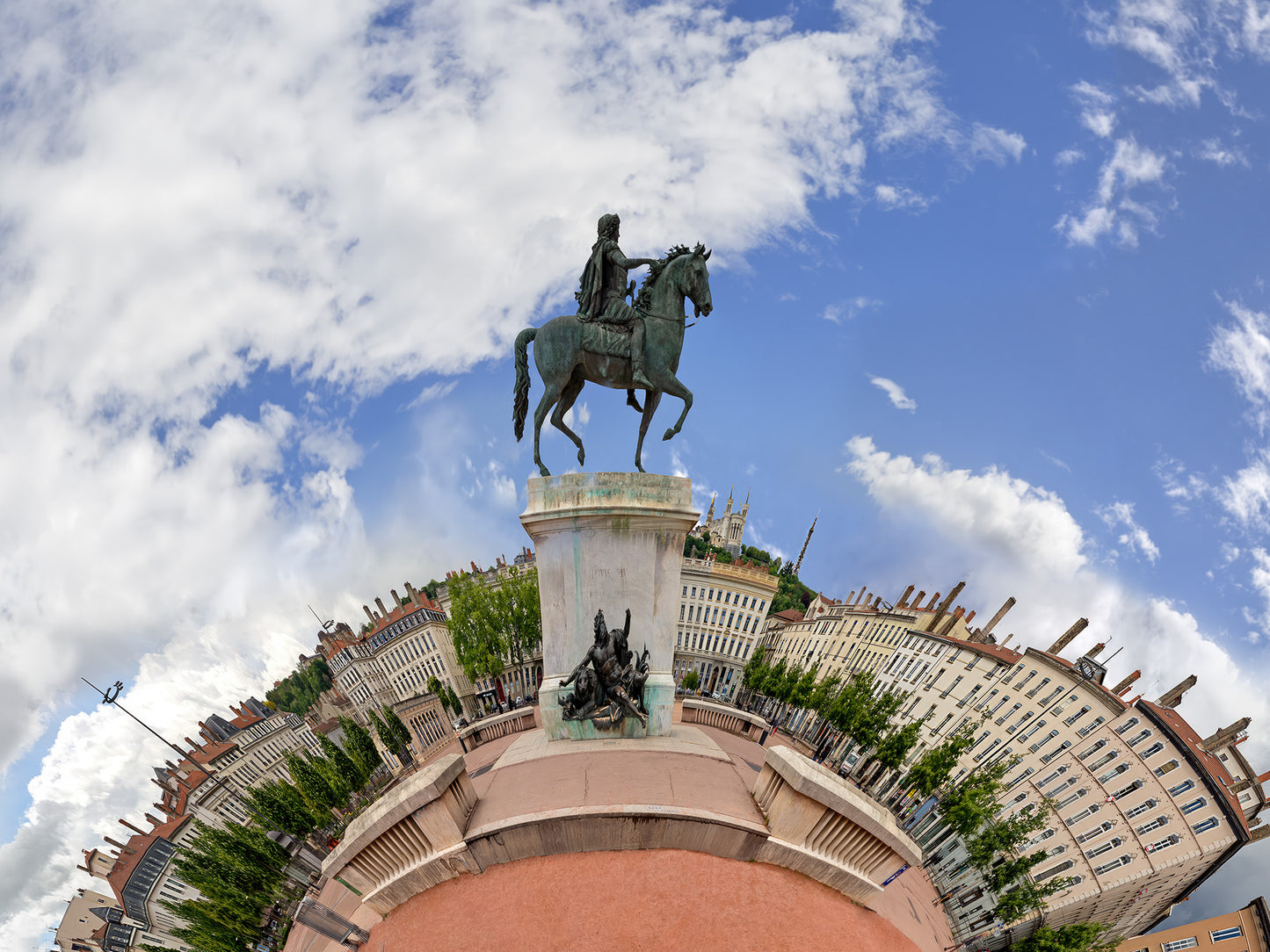 Bellecour Roi Soleil Planet
